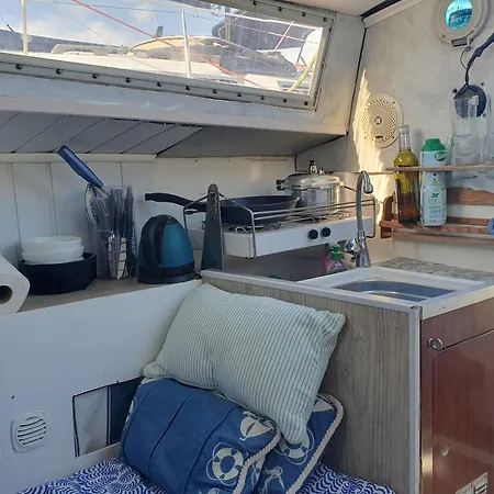 Hublot Botel La Rochelle (Charente-Maritime)